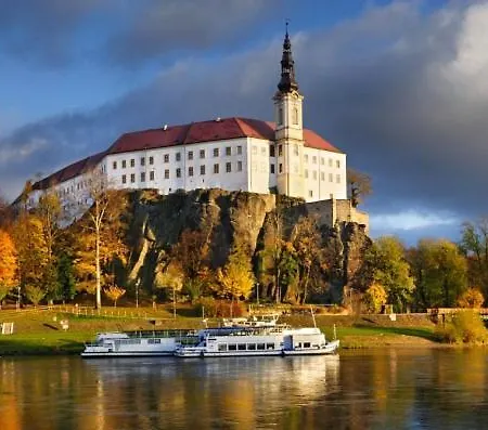 Apartament Chateau *